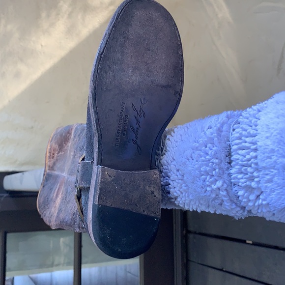 Brown distressed leather Frye boot - Picture 4 of 5